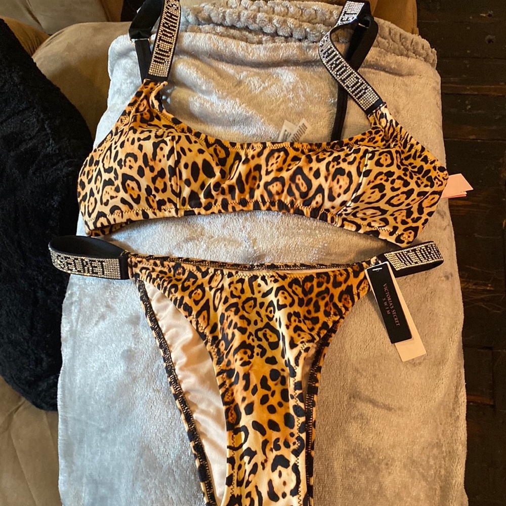 Victoria secret bathing suit size M.